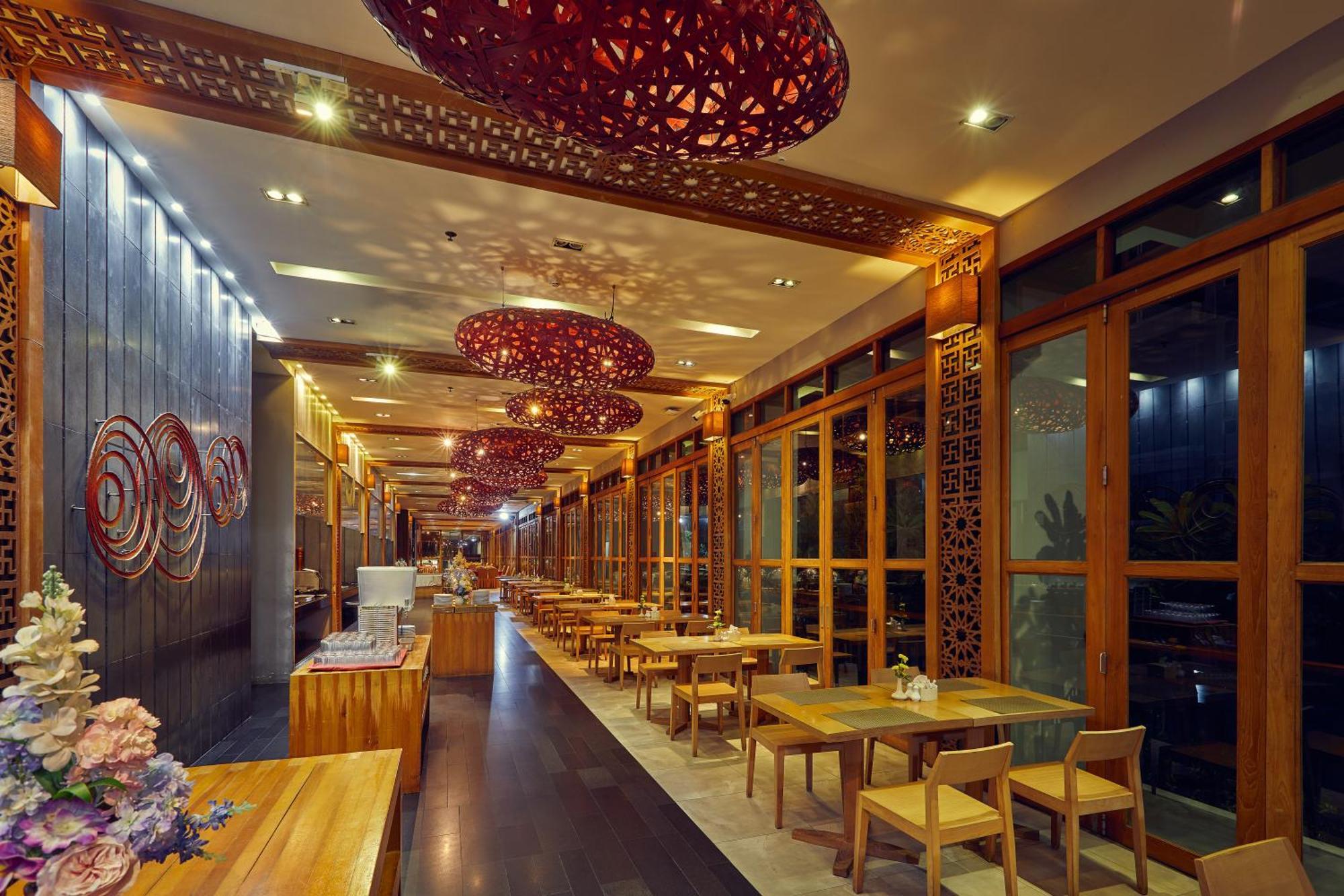 酒店 Welcome World Beachfront 4*