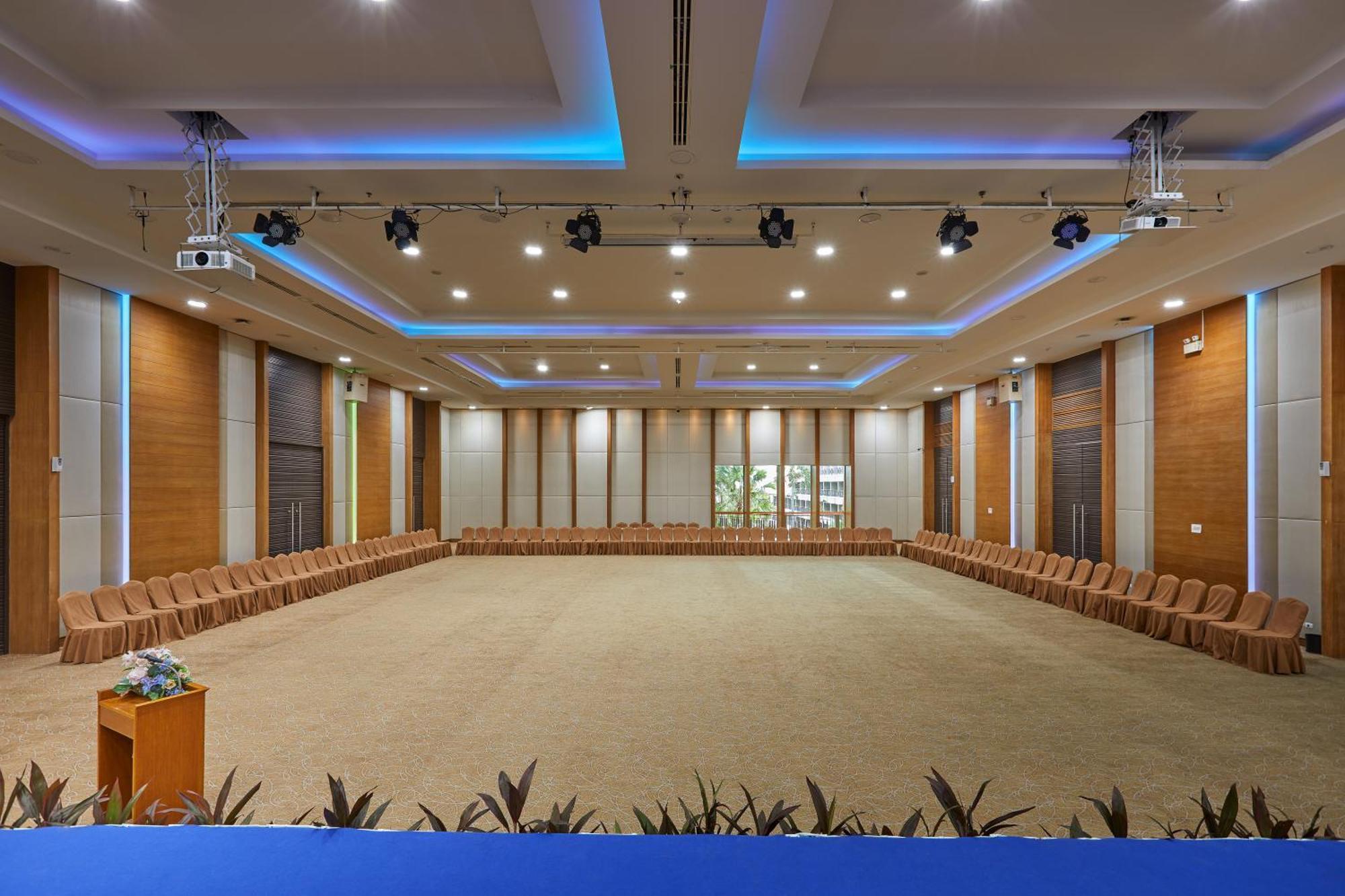 Welcome World Beachfront 酒店 Pattaya