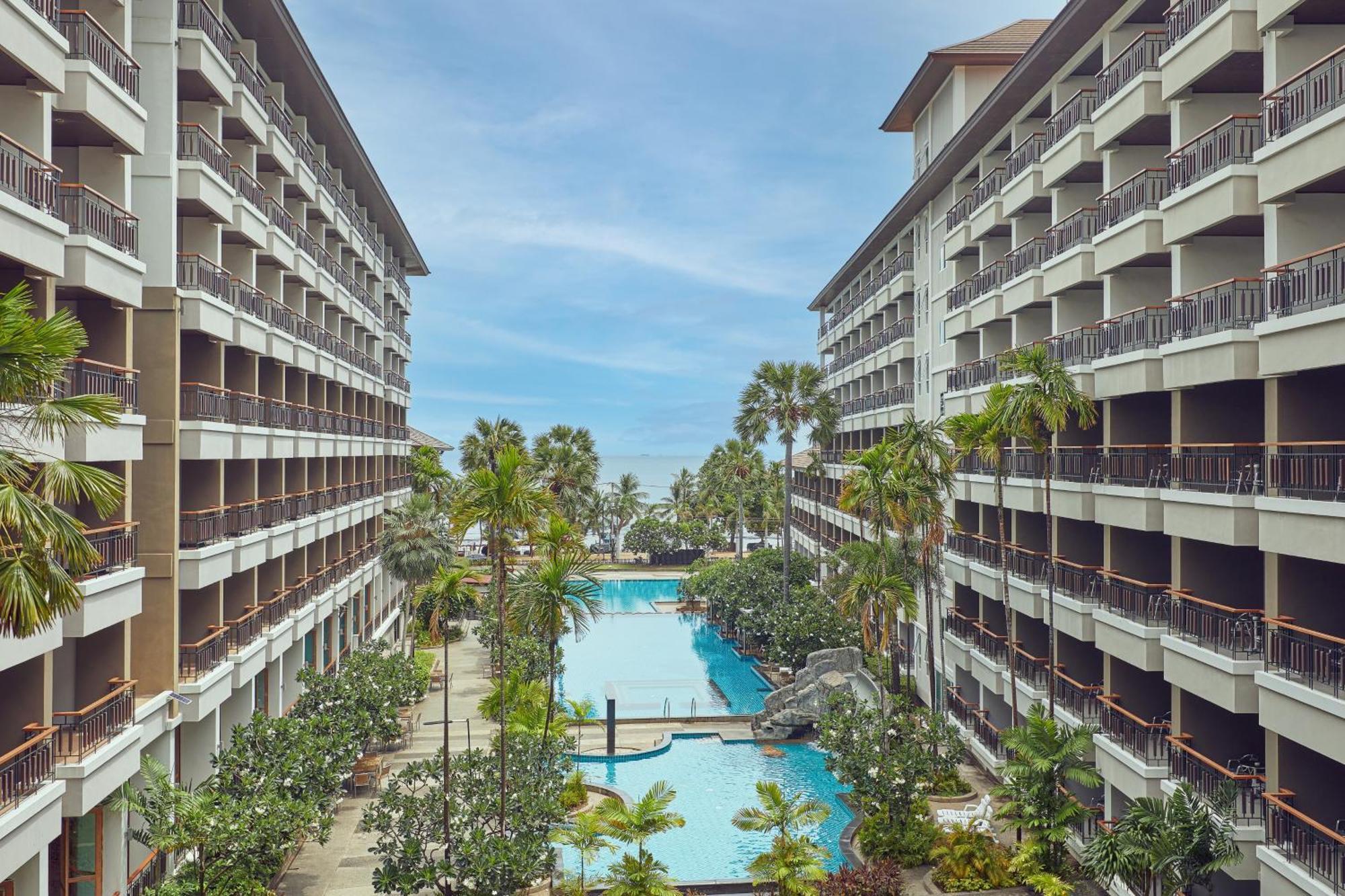 Welcome World Beachfront 酒店 4*