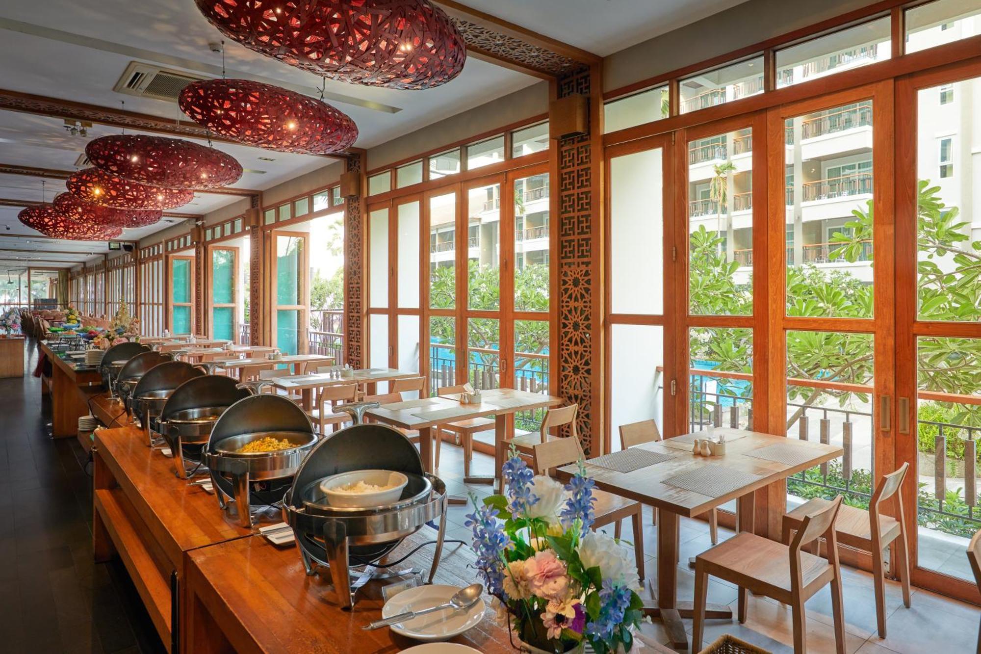 Welcome World Beachfront 酒店 4*