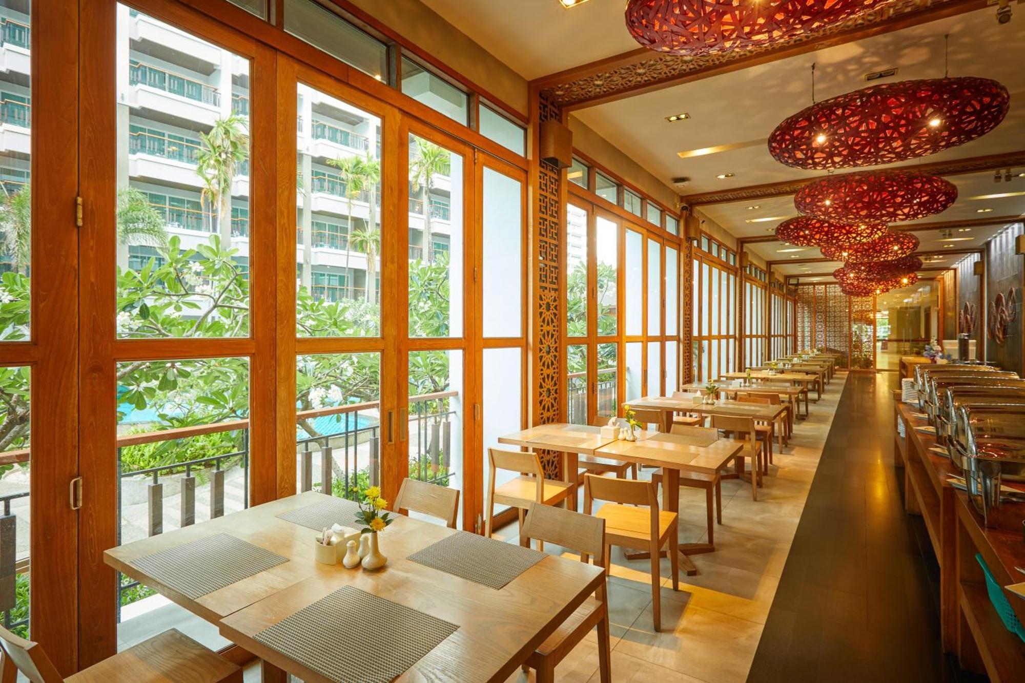 酒店 Welcome World Beachfront 4*